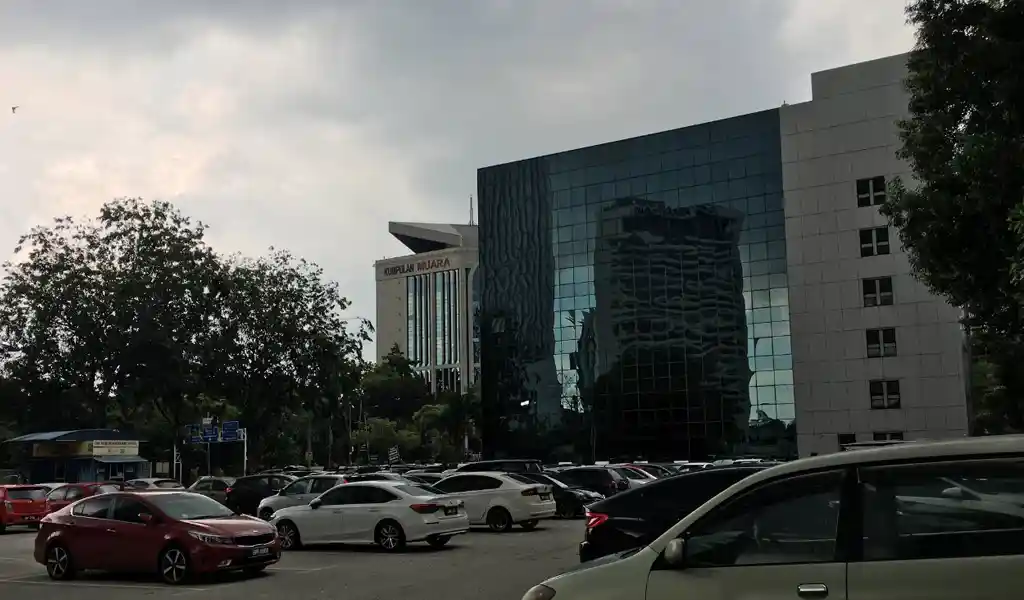 Maybank Section 14 Shah Alam Alamat & Waktu Operasi